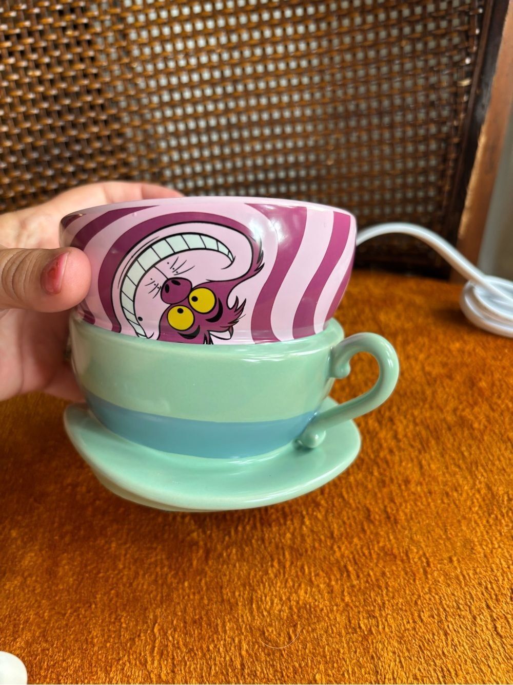 Disney Scentsy Alice Wonderland Teacup Retired Cheshire Cat & Alice Wax Warmer - Picture 4 of 9
